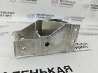 кронштейн (крепление) BMW 5 серия G30/G31 G30 2019, 4.4 л., N63 B44 C, бензин, АКПП, carbonschwarz metallic (416), седан, полный привод, 51117357215, 7357215