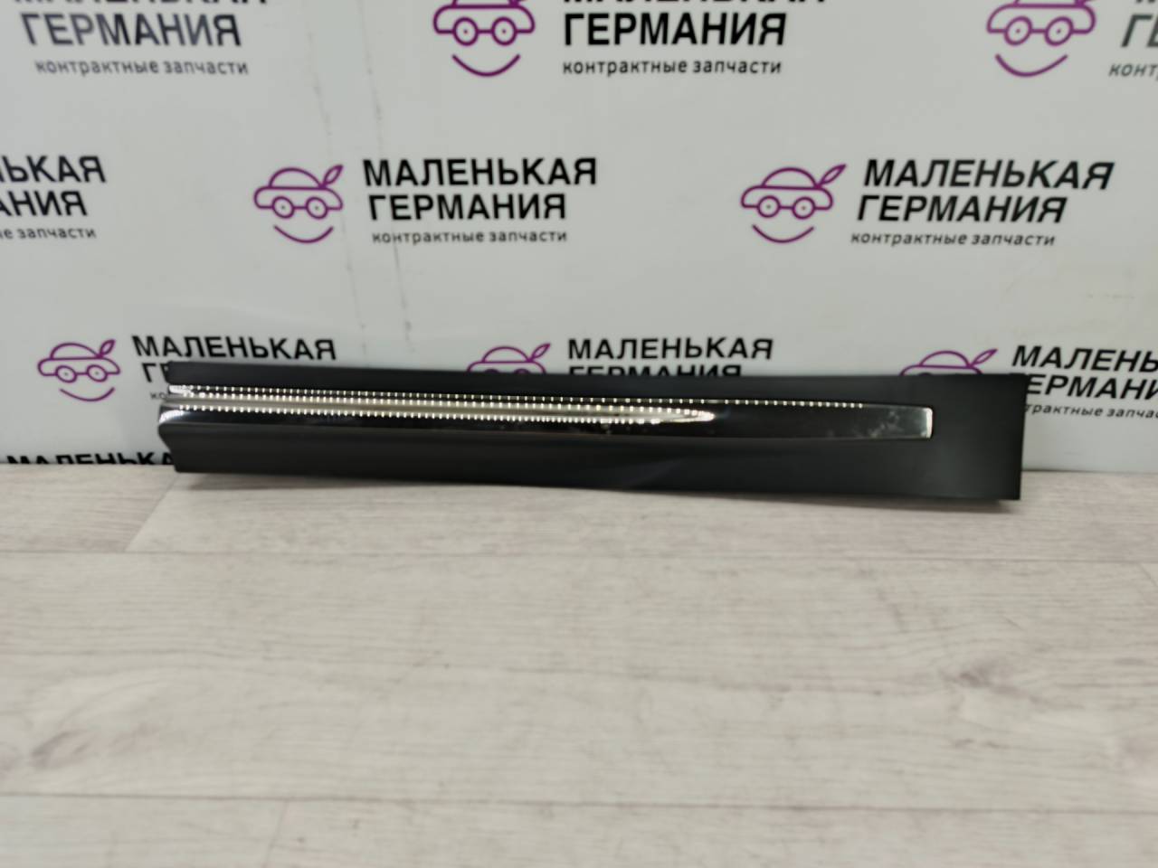 накладка двери (крышки) багажника Infiniti QX70 1 поколение (2013 - 2018), 828711CA0A - фото №1