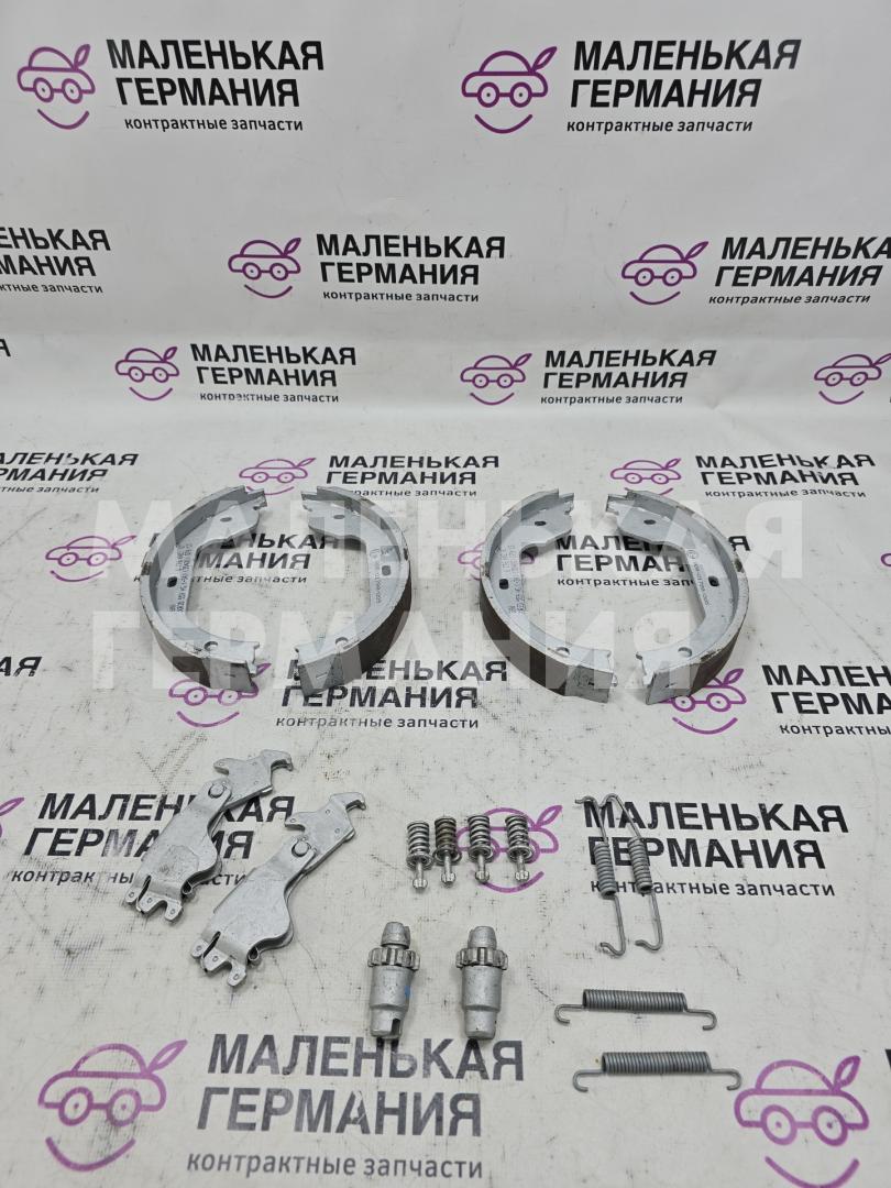 колодки стояночного тормоза BMW X5 F15 2013, 3.0 л., N57 D30 A, дизель, АКПП, mineralweiss metallic (a96), внедорожник 5 дв., полный привод, правый руль, 34212413128, 2413128, 6776642 - фото №1