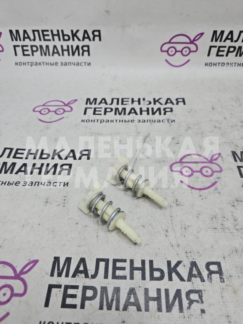 кронштейн (крепление) Volkswagen Passat B8 2015, 1.8 л., CJSA, бензин, робот, 2t/c9x чёрный перламутр, седан, правый руль, 6RU94530 - фото №1