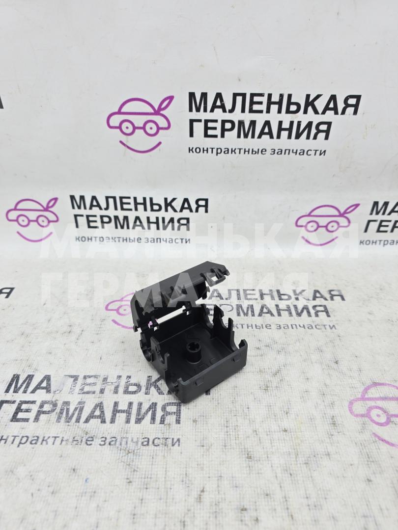 кронштейн (крепление) BMW 1 серия F20/F21 F20 2013, 3.0 л., N55 B30 A, бензин, АКПП, 300, u300 — alpinweiss iii, хетчбэк 5 дв., задний привод, правый руль, 61139249146, 9249146 - фото №1