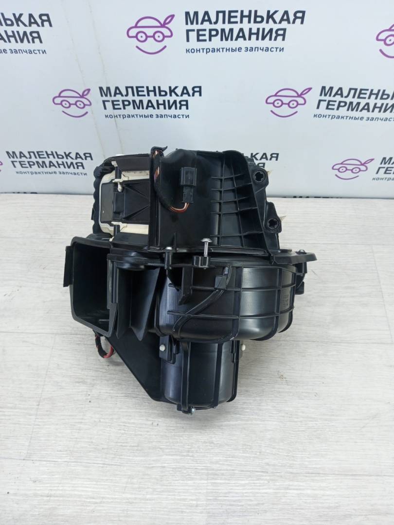 моторчик печки BMW 6 серия F06/F12/F13 2013, 4.4 л., N63 B44 B, бензин, black sapphire metallic (475), 64119248170, 9248170 - фото №1