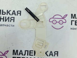 кронштейн блока управления BMW 5 серия G30/G31 G30 2019, 4.4 л., N63 B44 C, бензин, АКПП, carbonschwarz metallic (416), седан, полный привод, 61136844018, 6844018, 61139331177, 9331177