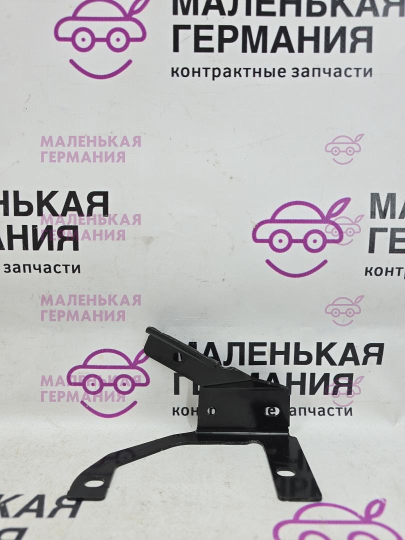 кронштейн (крепление) BMW X5 F15 2013, 3.0 л., N57 D30 A, дизель, АКПП, mineralweiss metallic (a96), внедорожник 5 дв., полный привод, правый руль, BM1020019B260, 019B260 - фото №1