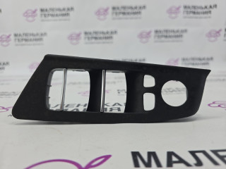 накладка блока управления стеклоподъемниками BMW 5 серия G30/G31 G30 2019, 4.4 л., N63 B44 C, бензин, АКПП, carbonschwarz metallic (416), седан, полный привод, 51417438577, 7438577, 2844354