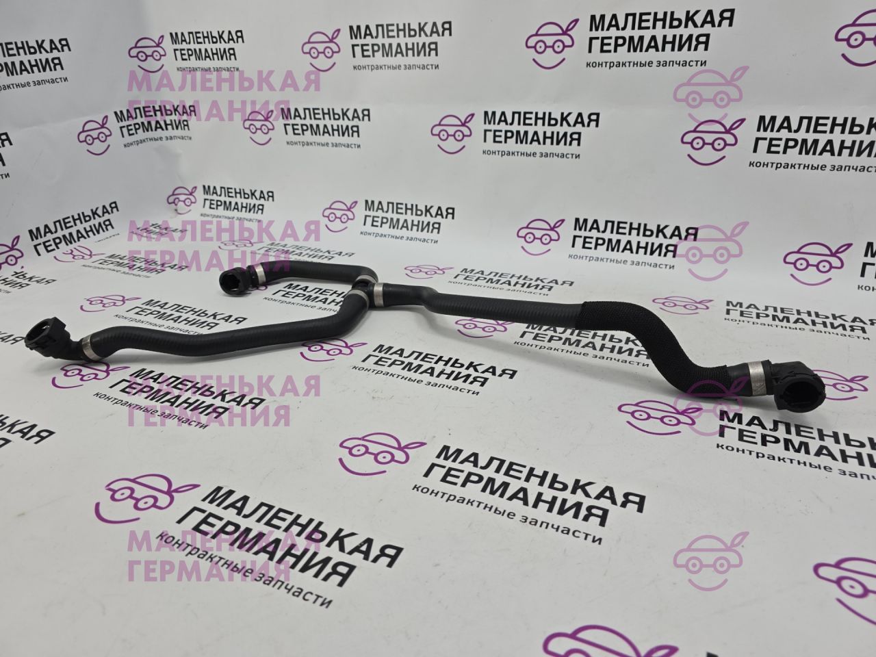 патрубок радиатора BMW 5 серия G30/G31 G31 2017, 2.0 л., B48 B20 B, бензин, АКПП, alpinweiss 3 (300), универсал, правый руль, 17128602602, 8602602 - фото №1