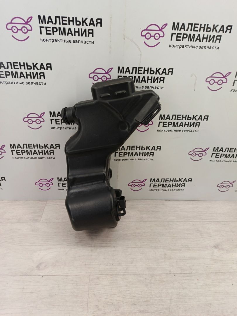 бачок омывателя Mercedes-Benz C-Класс W205/S205/C205 2014, 2.0 л., M 274.920, бензин, АКПП, белый, седан, задний привод, правый руль, A2058600860 - фото №1