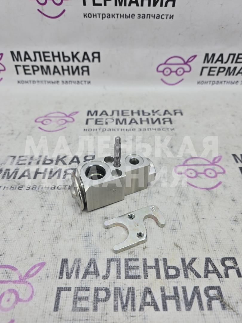 расширительный клапан кондиционера BMW 5 серия G30/G31 G30 2018, 2.0 л., B48 B20 A, бензин, АКПП, a96 mineral-weiss metallic, седан, задний привод, правый руль, 64119496915, 9496915, 64119361705 - фото №1