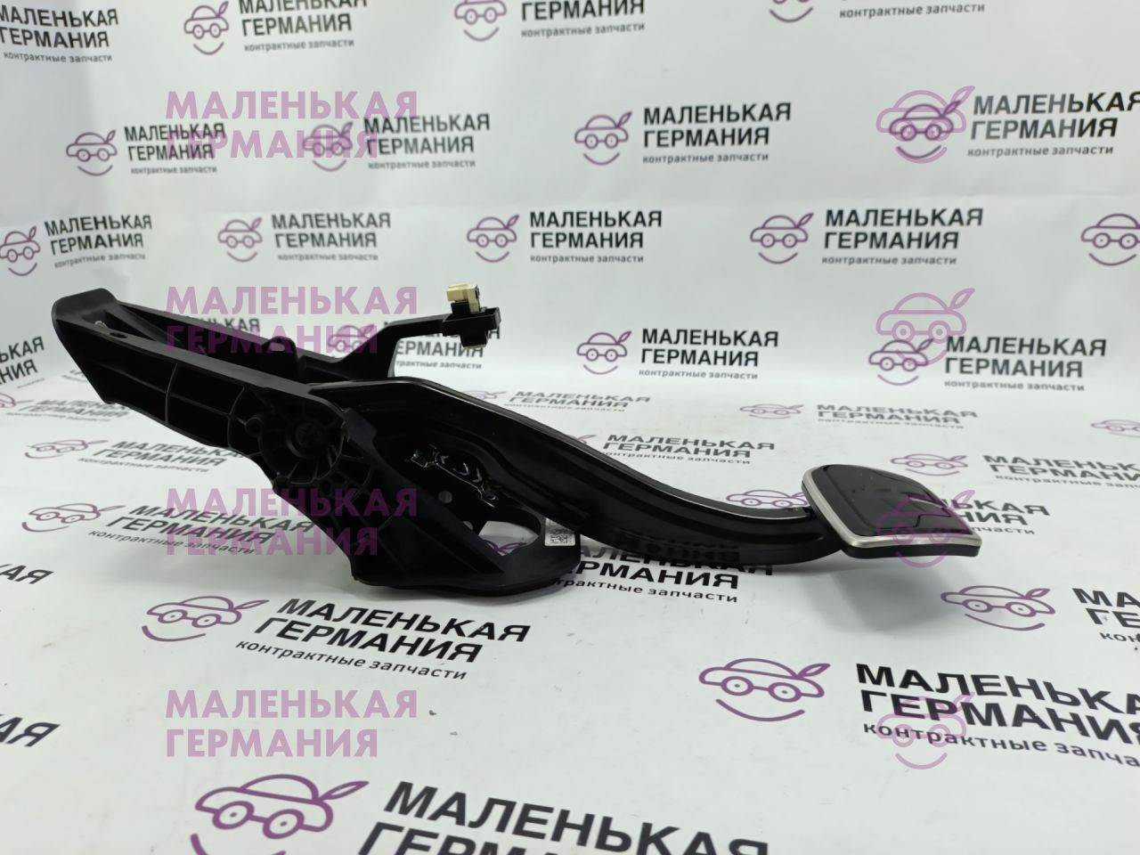 педаль тормоза BMW 5 серия G30/G31 G31 2017, 2.0 л., B48 B20 B, бензин, АКПП, alpinweiss 3 (300), универсал, правый руль, 35006866485, 6866485, 6874285, 6874274 - фото №1