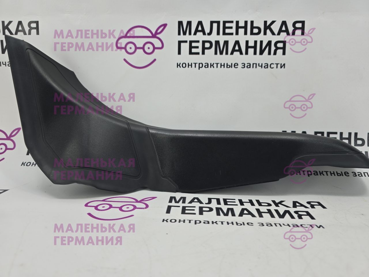 накладка заднего фонаря правая BMW 5 серия G30/G31 G30 2019, 4.4 л., N63 B44 C, бензин, АКПП, carbonschwarz metallic (416), седан, полный привод, 63217382960, 7382960, 630372 - фото №1