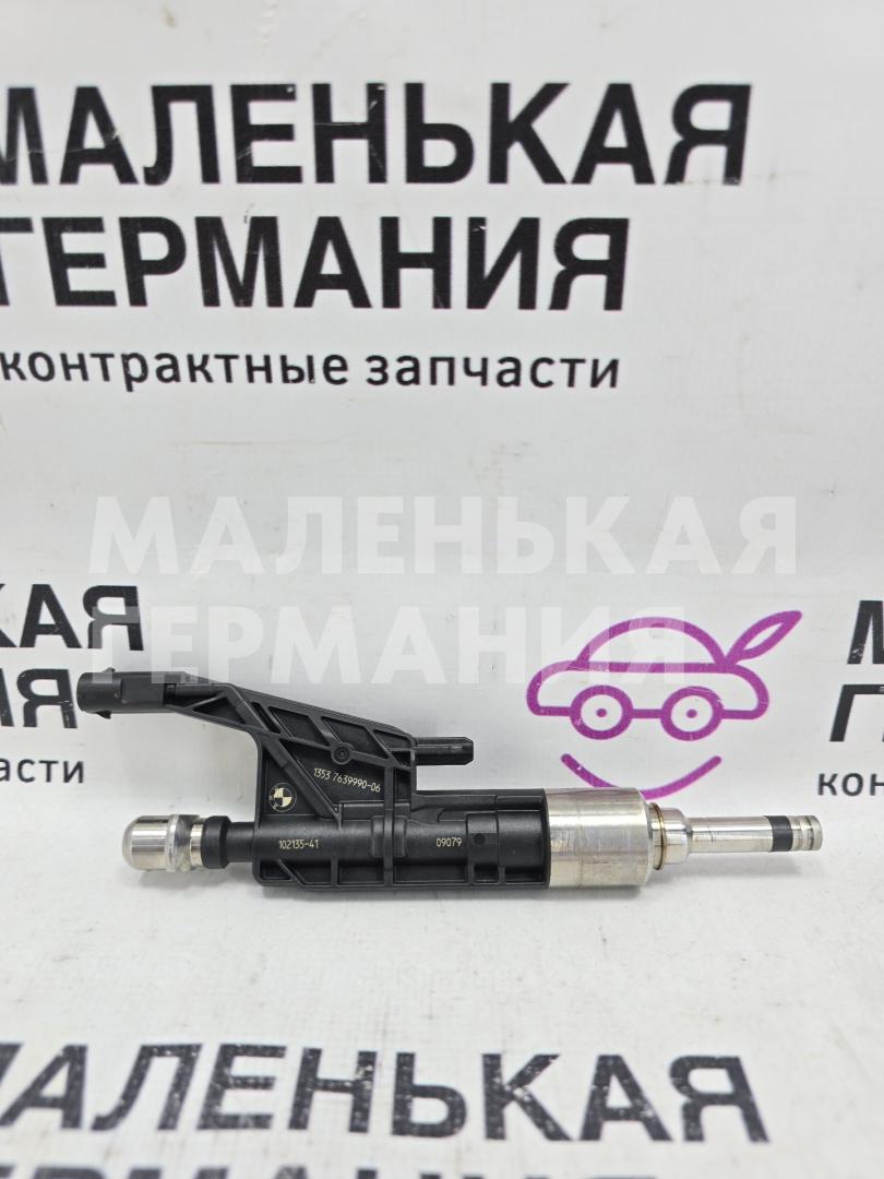 форсунка BMW X1 F48 2017, 2.0 л., B48 A20 B, бензин, АКПП, alpinweiss 3 (300), полный привод, правый руль, 13537639990, 7639990 - фото №1