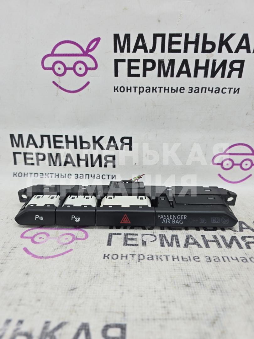 кнопка (выключатель) Volkswagen Passat B8 2015, 1.8 л., CJSA, бензин, робот, 2t/c9x чёрный перламутр, седан, правый руль, 3G0927132, 8E0972712 - фото №1