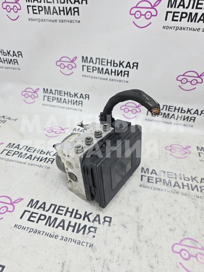 блок ABS Volkswagen Passat B8 2015, 1.8 л., CJSA, бензин, робот, 2t/c9x чёрный перламутр, седан, правый руль, 3Q0907379Q, 3Q0614517Q, 5Q0973374 - фото №1