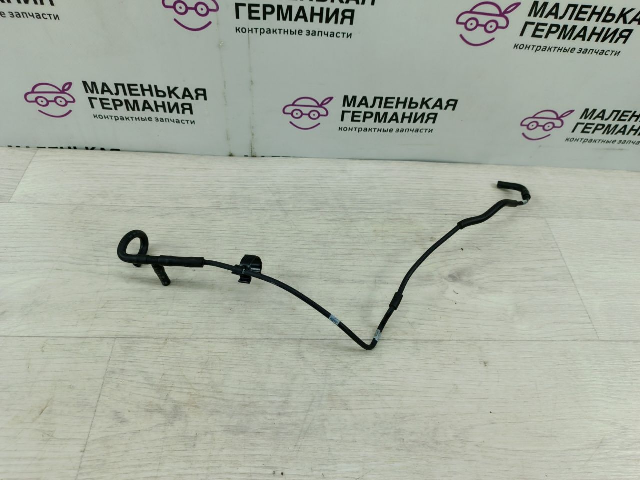 трубка вакуумная Mercedes-Benz C-Класс W205/S205/C205 2014, 2.0 л., M 274.920, бензин, АКПП, белый, седан, задний привод, правый руль - фото №1