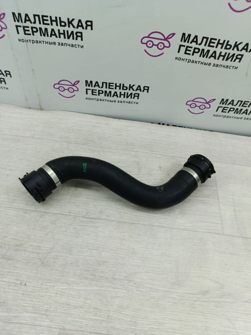 патрубок радиатора Mercedes-Benz C-Класс W205/S205/C205 2014, 2.0 л., M 274.920, бензин, АКПП, белый, седан, задний привод, правый руль, A2055016384 - фото №1