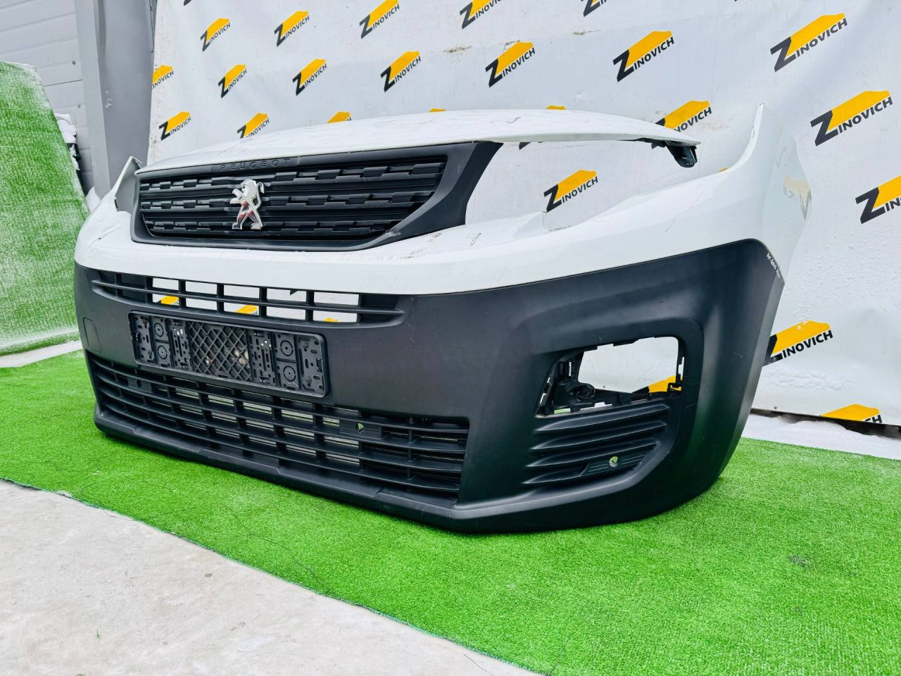 бампер передний Peugeot Rifter 1 поколение 2022, 50140255, 9816765680, 99899797, 9816769280, 9818281980, 99899790 - фото №1