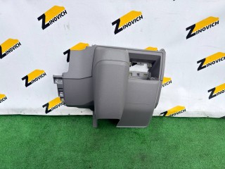пластик Volkswagen Crafter 2 поколение (2016 - 2026), 7C1858335B, 7C1857383B