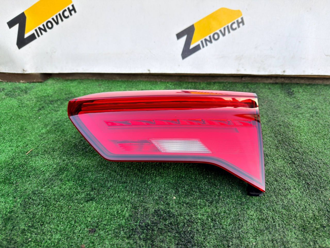 фонарь крышки багажника правый Volkswagen T-Roc 1 поколение 2020, 2GA945094