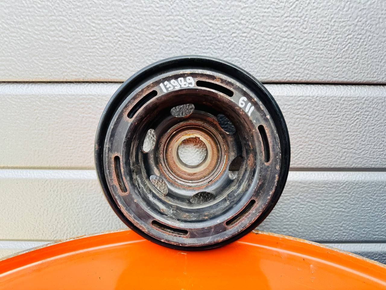 шкив коленвала Mercedes-Benz Sprinter W901-904 (1995 - 2000), 2.2 л., дизель, A6110300503, 6110300503 - фото №1