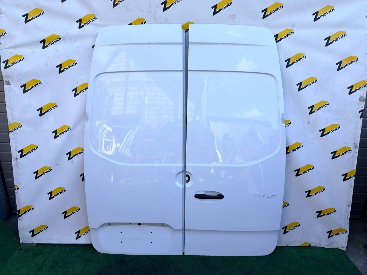 Дверь задняя распашная (комплект) Mercedes-Benz Sprinter W907/W910 W907 (2018 - 2026), A9077421900, A9077421800 - фото №1