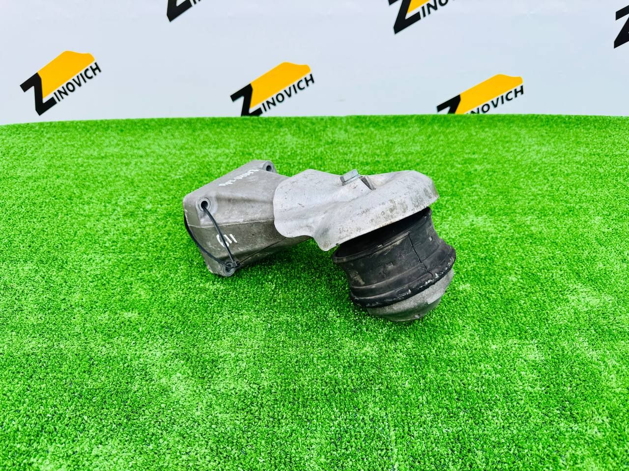 подушка крепления двигателя Mercedes-Benz C-Класс W203/S203/CL203 (2000 - 2004), 2.2 л., дизель, A6112230804, A2102401217 - фото №1