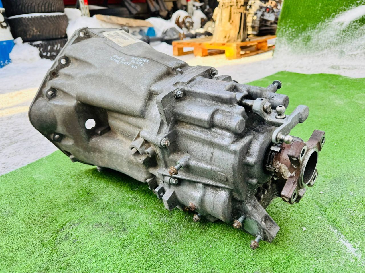 КПП механическая (МКПП) Mercedes-Benz Vito W639 (2003 - 2010), 2.2 л., OM 646.983, дизель, 6МКПП, 716652, 6392602400, 716652, R2112610901, A6392602400 - фото №1