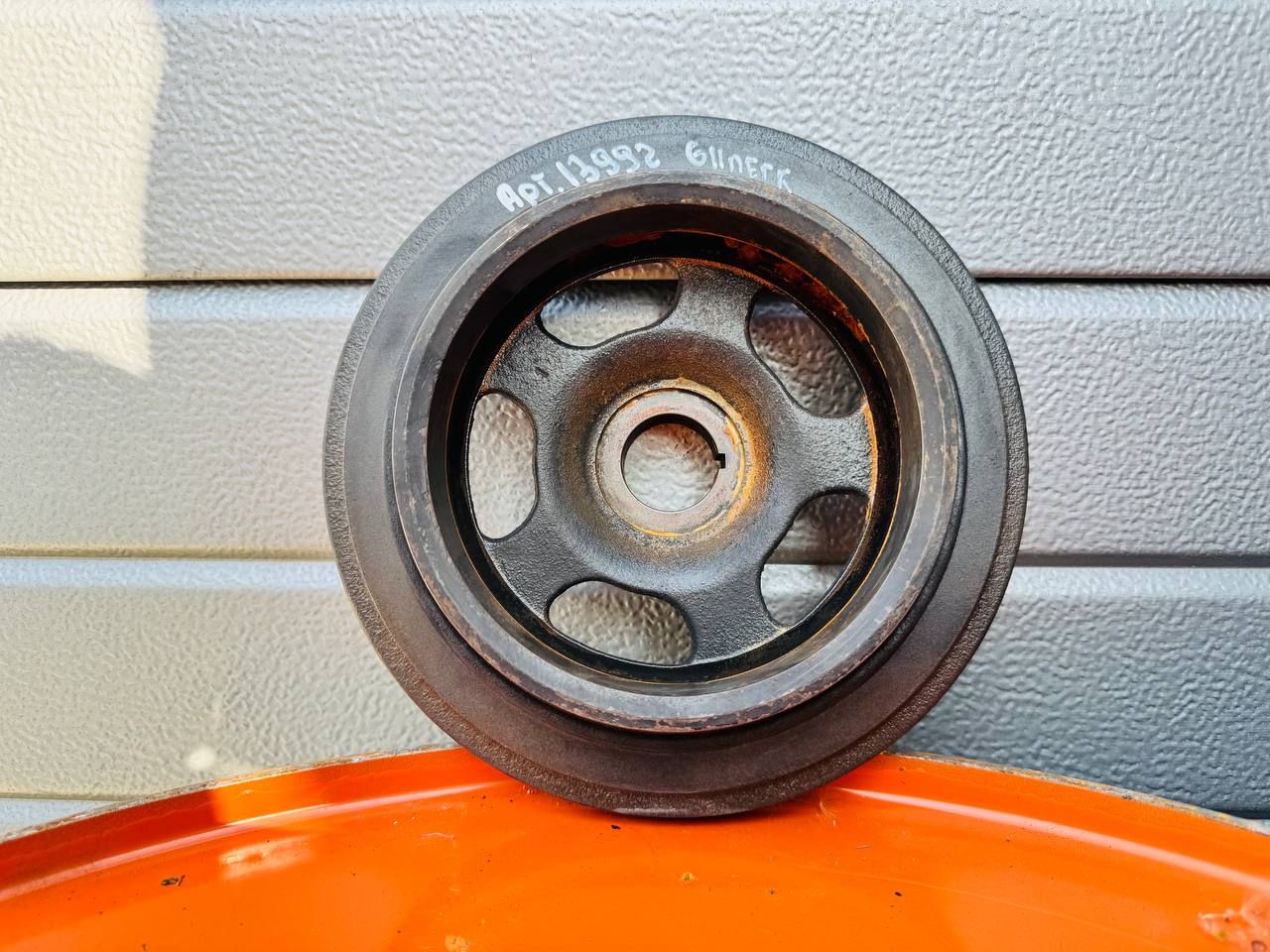 шкив коленвала Mercedes-Benz Sprinter W901-904 (1995 - 2000), 2.2 л., дизель, A6110300103, 6110300103 - фото №1