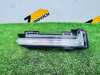 повторитель поворотов Volkswagen Touareg 3 поколение (2018 - 2026), 760949102