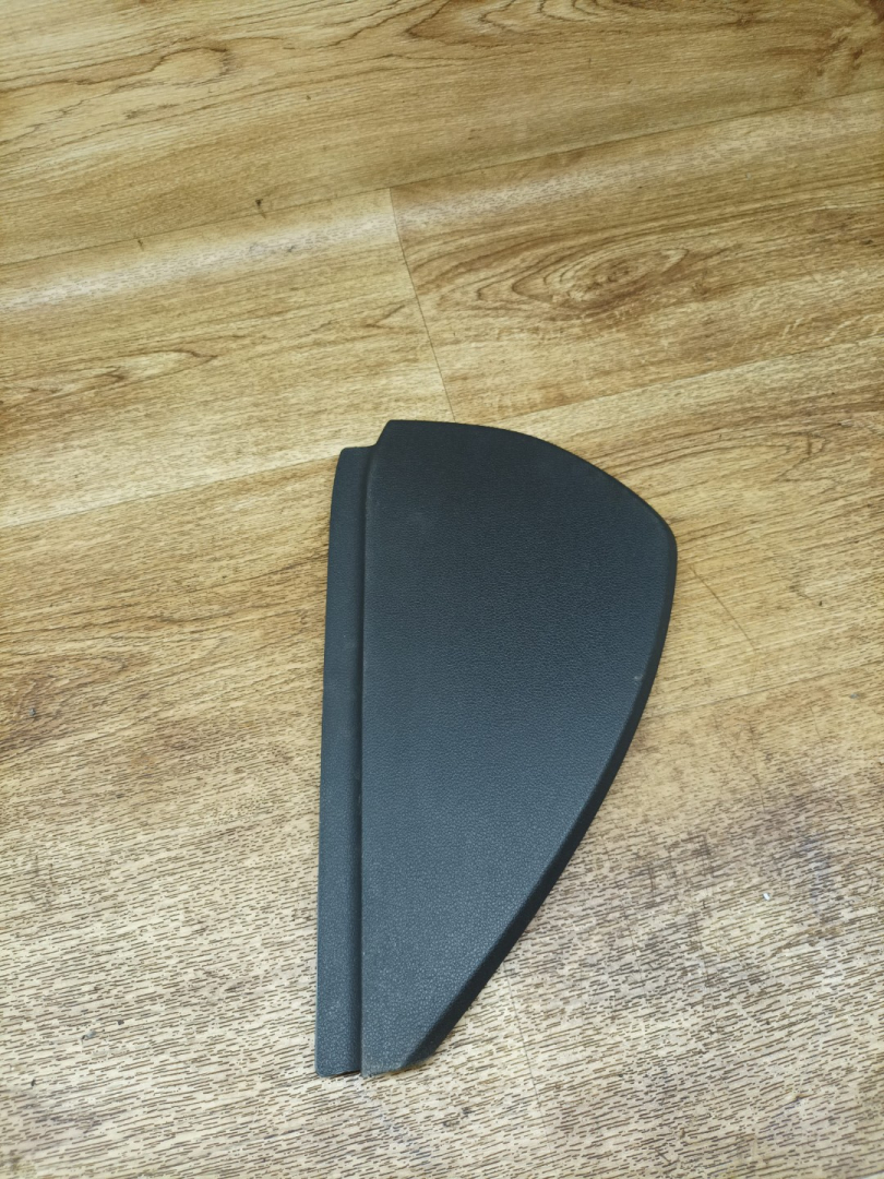 заглушка в торпедо Skoda Rapid 1 поколение 2015, 1.6 л., CWVA, бензин, МКПП, лифтбэк, 5JA857503HL - фото №1