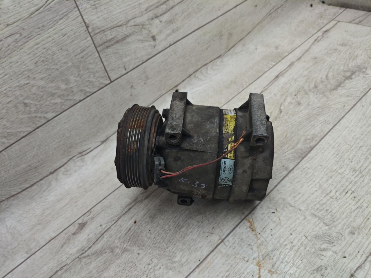 компрессор кондиционера Renault Laguna 2 поколение 2002, 1.8 л., бензин, МКПП, хетчбэк 5 дв., 8200021822 - фото №1
