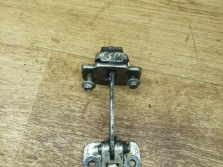 ограничитель открывания двери Lada Priora 1 поколение [рестайлинг] (2013 - 2018), 1.6 л., бензин, МКПП, хетчбэк 5 дв.