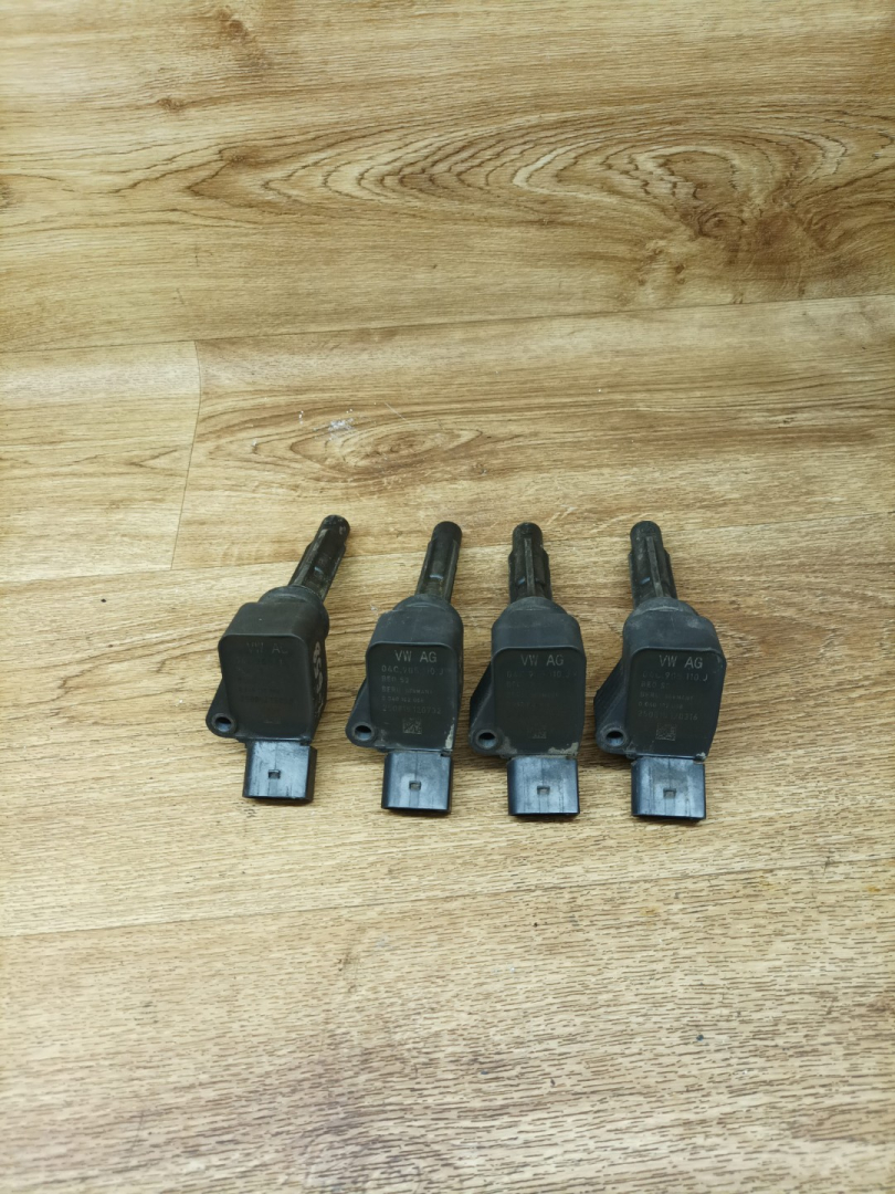 катушка зажигания Skoda Rapid 1 поколение 2015, 1.6 л., CWVA, бензин, МКПП, лифтбэк, 04C905110J, 0040102008 - фото №1