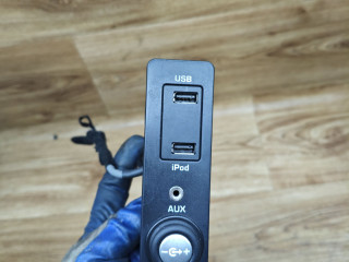 разъем AUX / USB Land Rover Range Rover Evoque L538 2012, 2.2 л., 224DT, дизель, МКПП, внедорожник 5 дв., AW9319C166QA, 30657961