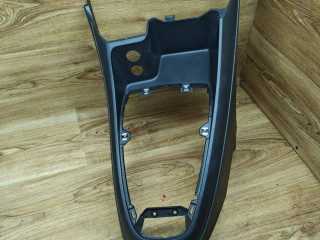 консоль салона Lada Vesta 1 поколение 2017, 1.6 л., бензин, МКПП, седан, 8450007264