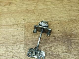 ограничитель открывания двери Lada Priora 1 поколение [рестайлинг] (2013 - 2018), 1.6 л., бензин, МКПП, хетчбэк 5 дв.