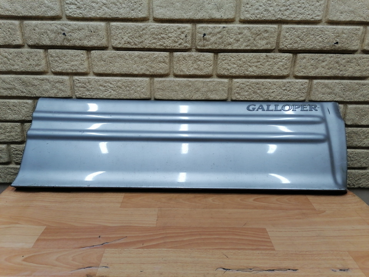 молдинг двери передней правой Hyundai Galloper 2 поколение 1999, 2.5 л., D4BH, дизель, МКПП, внедорожник 5 дв., HR650925 - фото №1