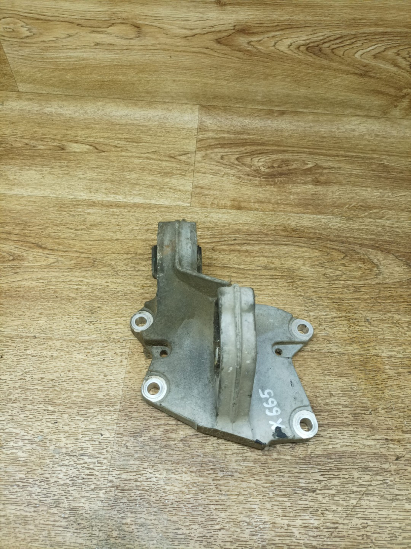 кронштейн полуоси Citroen C8 1 поколение 2003, 2.2 л., 3FZ (EW12J4), бензин, 5МКПП, минивэн, 1483307080 - фото №1