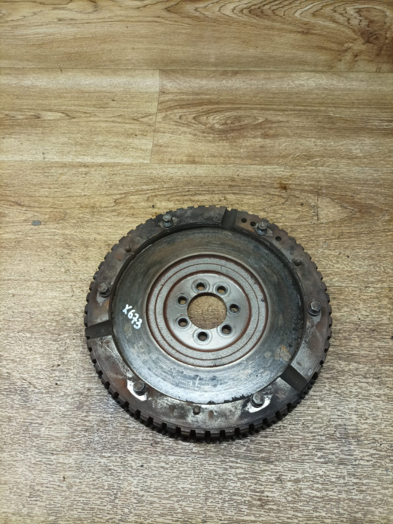 маховик Renault Twingo 2 поколение 2009, 1.5 л., дизель, МКПП, хетчбэк 3 дв. - фото №1