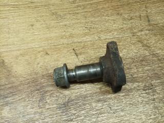 цапфа задняя Renault Logan 2 поколение [рестайлинг] 2019, 1.6 л., K7M 812, бензин, МКПП, седан