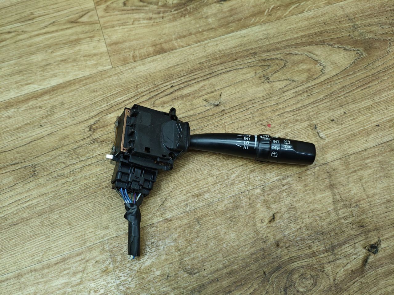 переключатель дворников Toyota Picnic 1 поколение 1998, 2.2 л., 3C-TE, дизель, МКПП, минивэн - фото №1