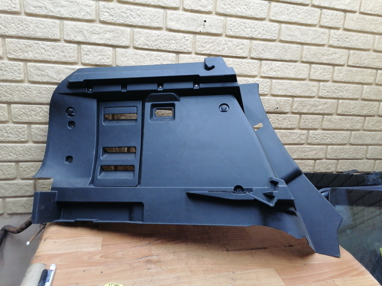 обшивка багажника Lada XRAY 1 поколение 2020, 1.8 л., бензин, МКПП, хетчбэк 5 дв., 849511073R - фото №1