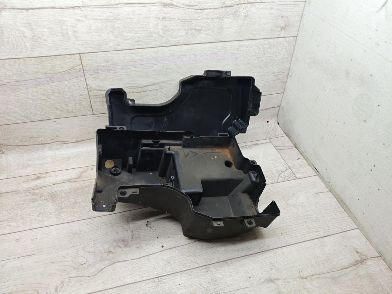 короб предохранителей Citroen C5 1 поколение 2001, 2.0 л., бензин, МКПП, универсал, 9632753180, 9632653580 - фото №1
