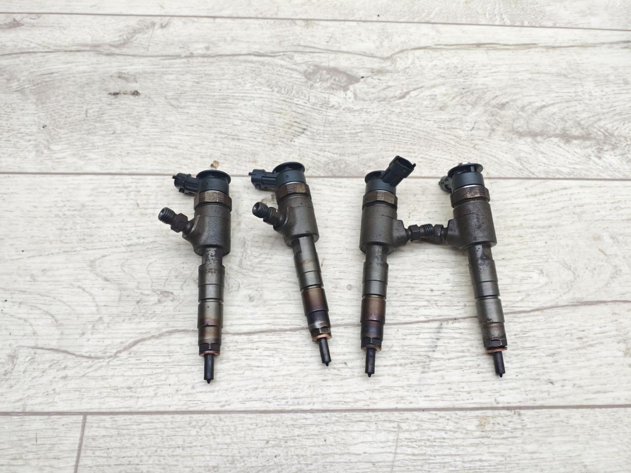 форсунка Peugeot 308 T9 2015, 1.6 л., дизель, МКПП, универсал, 0445110566 - фото №1