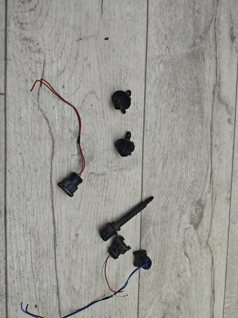 датчик температуры Citroen C5 1 поколение 2001, 2.0 л., бензин, МКПП, универсал, 660247W, 602587D - фото №1