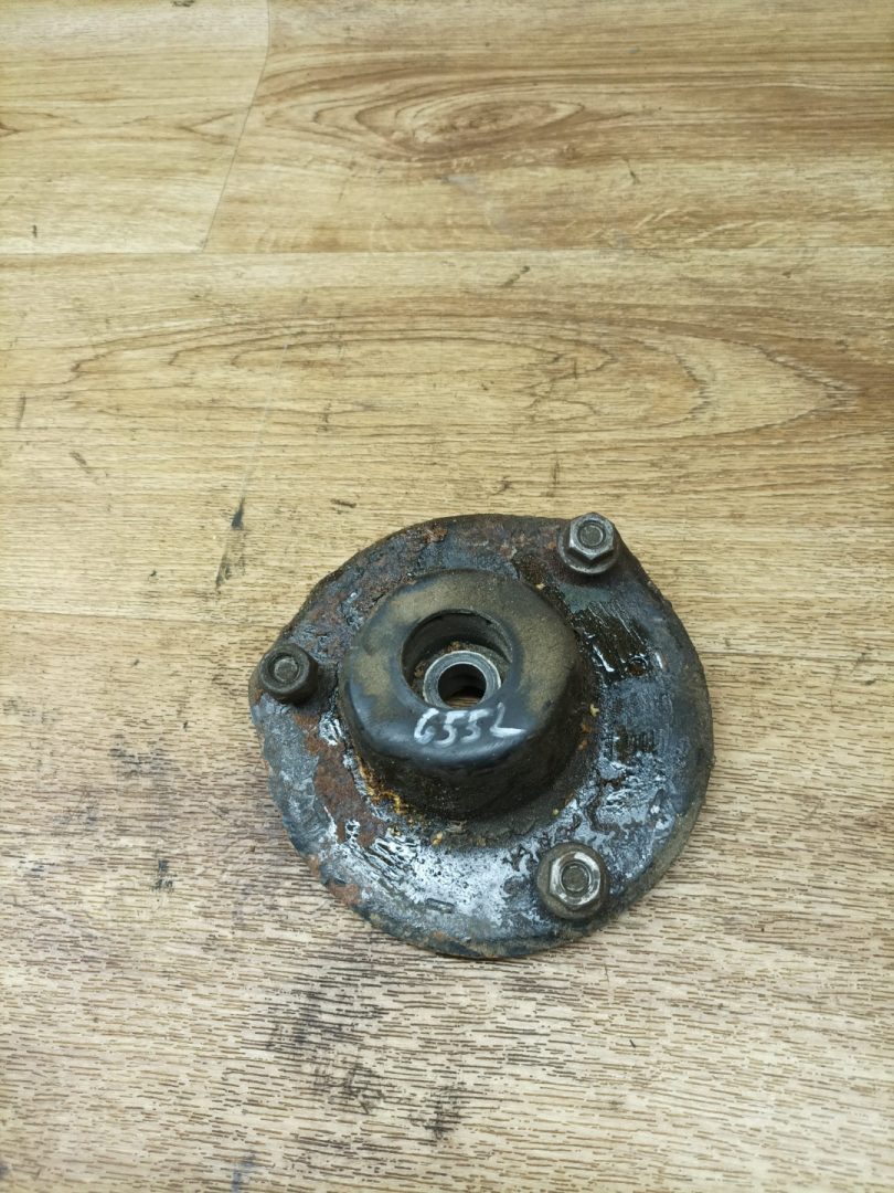 опора амортизатора верхняя (чашка) Lexus RX 1 поколение 2000, 3.0 л., 1MZ-FE, бензин, АКПП, внедорожник 5 дв., полный привод - фото №1