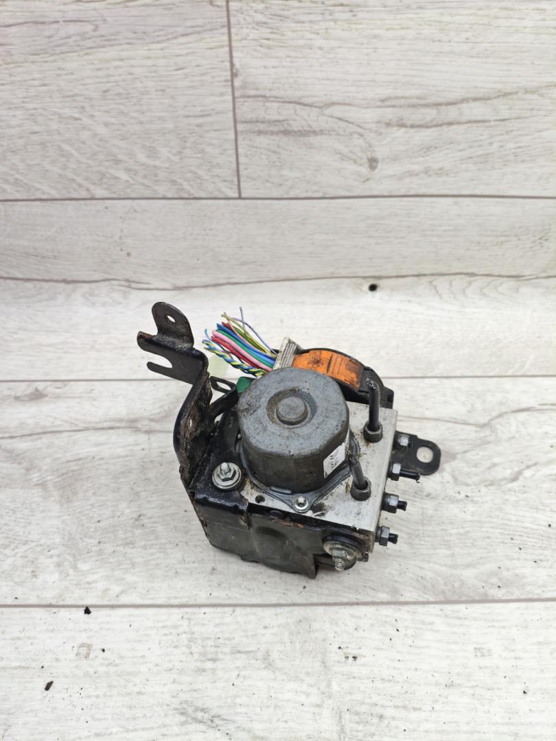 блок ABS Peugeot 308 T9 2015, 1.6 л., дизель, МКПП, универсал, 9806742980, 9811707980 - фото №1