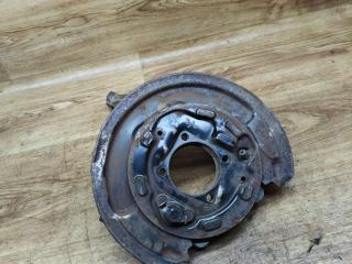 защитный кожух тормозного механизма Toyota Avensis 2 поколение (T250) [рестайлинг] 2006, 1.6 л., 3ZZ-FE, бензин, МКПП, седан