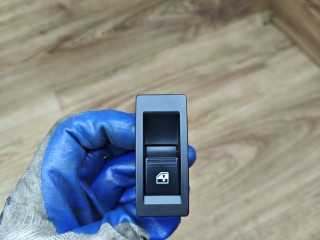 кнопка стеклоподъемника двери задней Lada Vesta 1 поколение 2017, 1.6 л., бензин, МКПП, седан, 8450006925