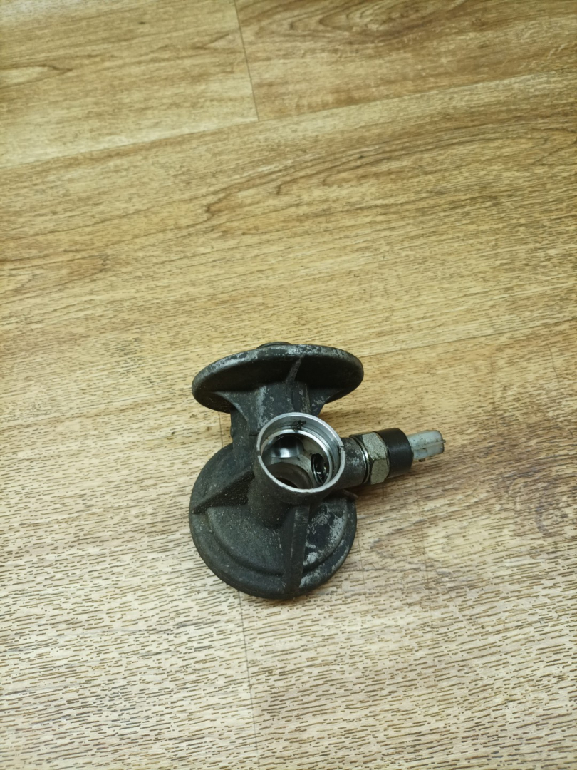 корпус масляного фильтра Renault Twingo 2 поколение 2009, 1.5 л., дизель, МКПП, хетчбэк 3 дв. - фото №1