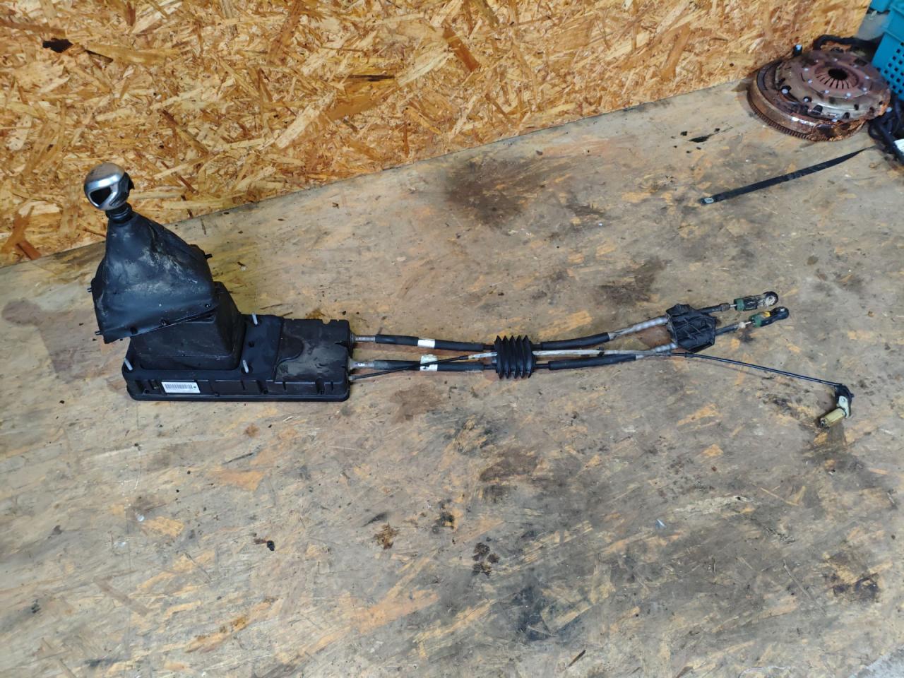 кулиса Peugeot 308 T9 2015, 1.6 л., дизель, МКПП, универсал, 9802245880 - фото №1